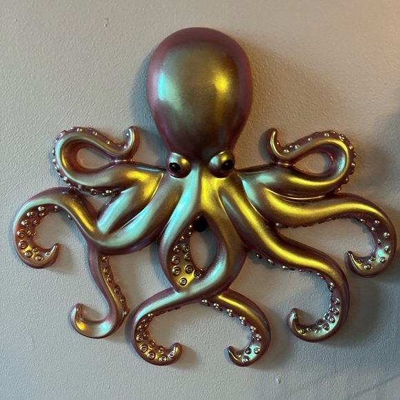 Handmade Resin Octopus Wall Decor 8.46”x 9.44” - Picture 3 of 8